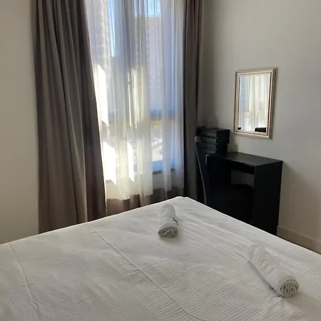 Fors Waterfront Apartment *