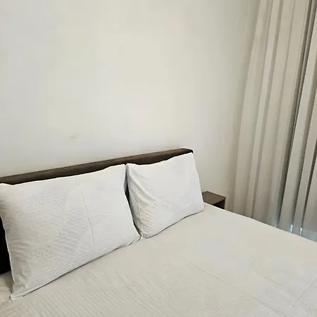 Fors Waterfront Apartment *